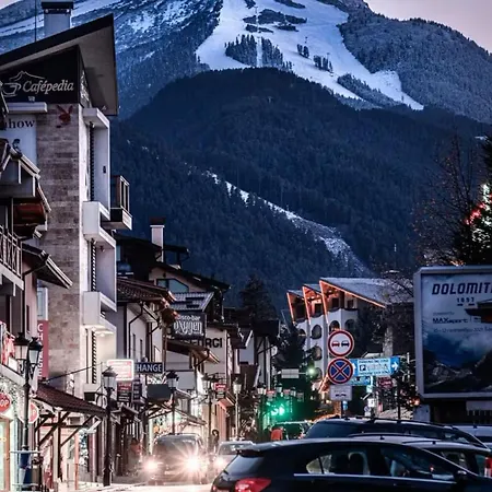 Exclusive And Paradise Stylish * 班斯科